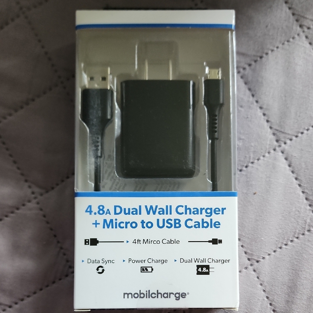 Mobilcharge Dual Wall Charger with Micro USB Cable